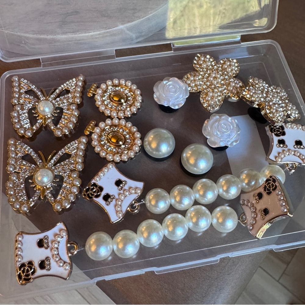 Croc Charm Set